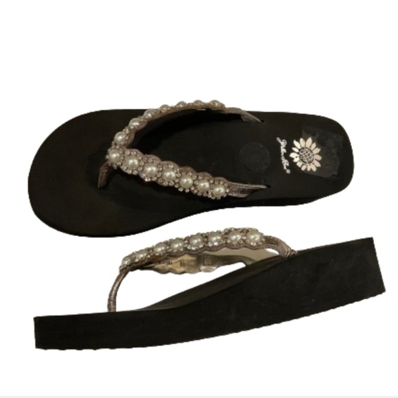 Yellow Box Shoes - Yellow Box Women’s Wedge Beaded Flip-Flops Size 8.5 NWOT